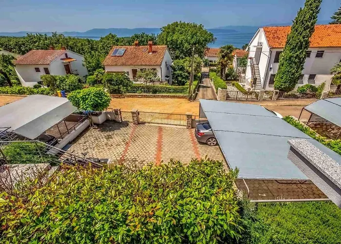 Luxury Sunflair * Njivice