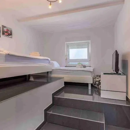 Luxury Sunflair Njivice
