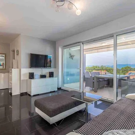 Luxury Sunflair Apartment *